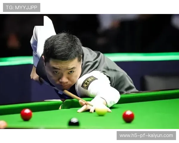 中国斯诺克国锦赛：丁俊晖轻松晋级，肖国栋、周跃龙遭遇挑战，中国斯诺克神奇小子丁俊晖虽然再次