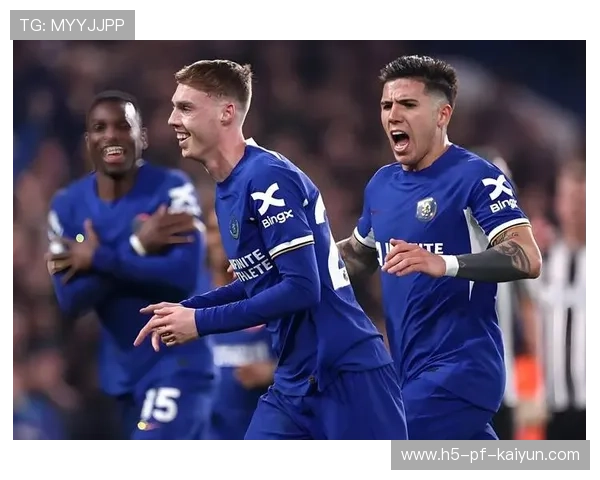 切尔西边路突破犀利，进攻火力全开，切尔西边路球员