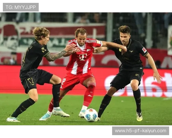 德甲拜仁外线穿透连连,攻势无法阻挡